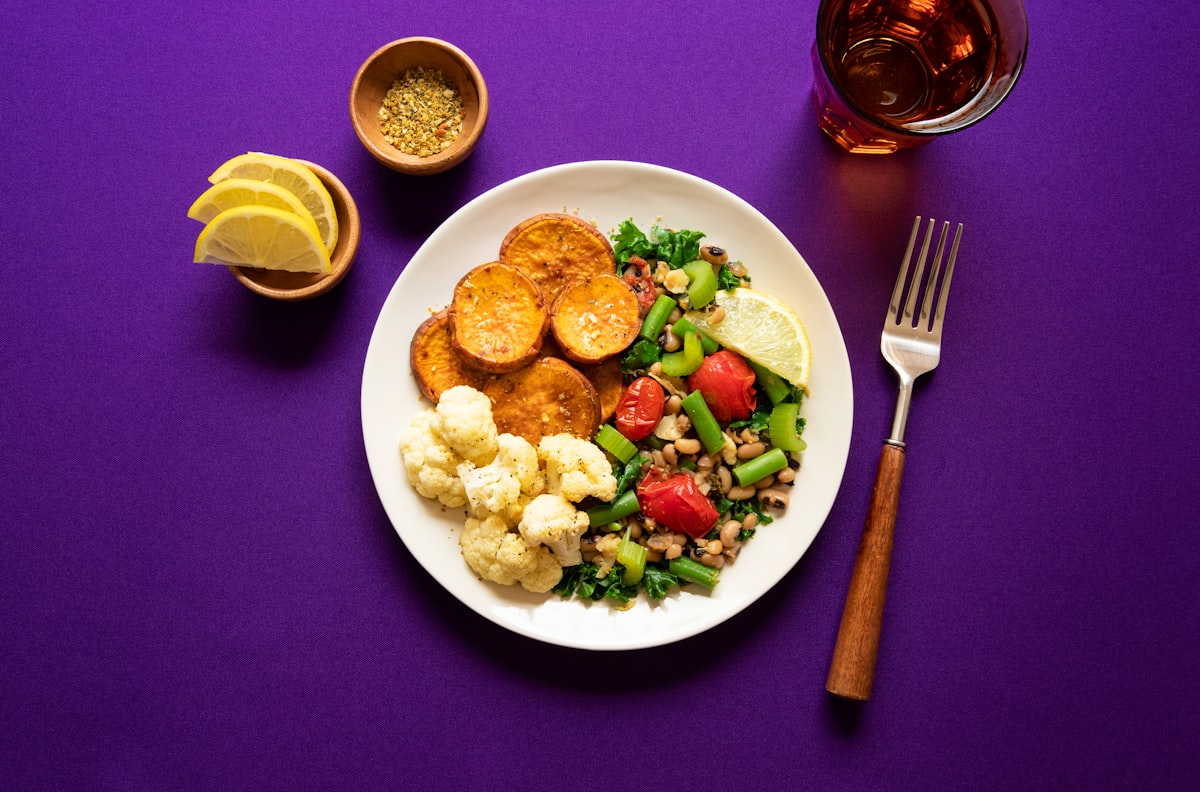 Nutritious low sodium meal with fresh vegetables and lean protein